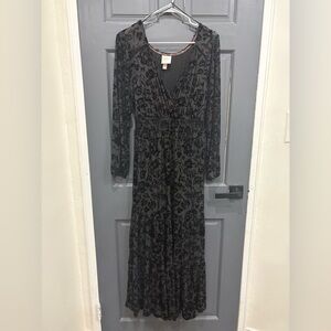 Long Black Floral V-Neck Maxi Dress